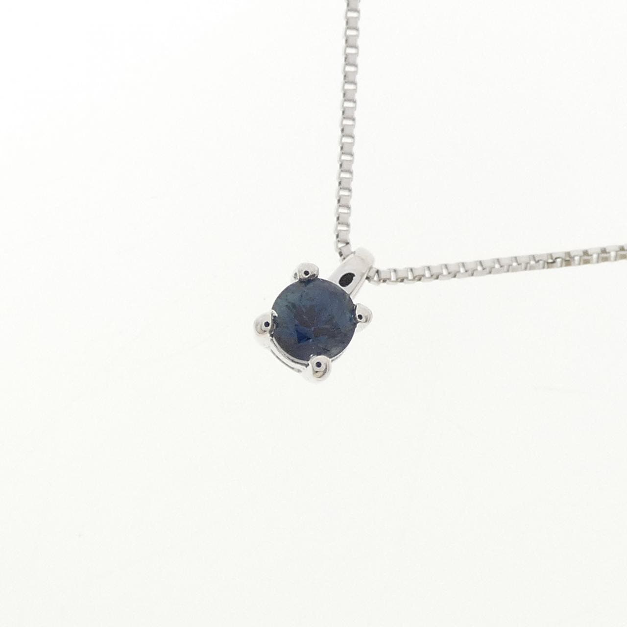 K18WG サファイヤ ネックレス 0.12CT