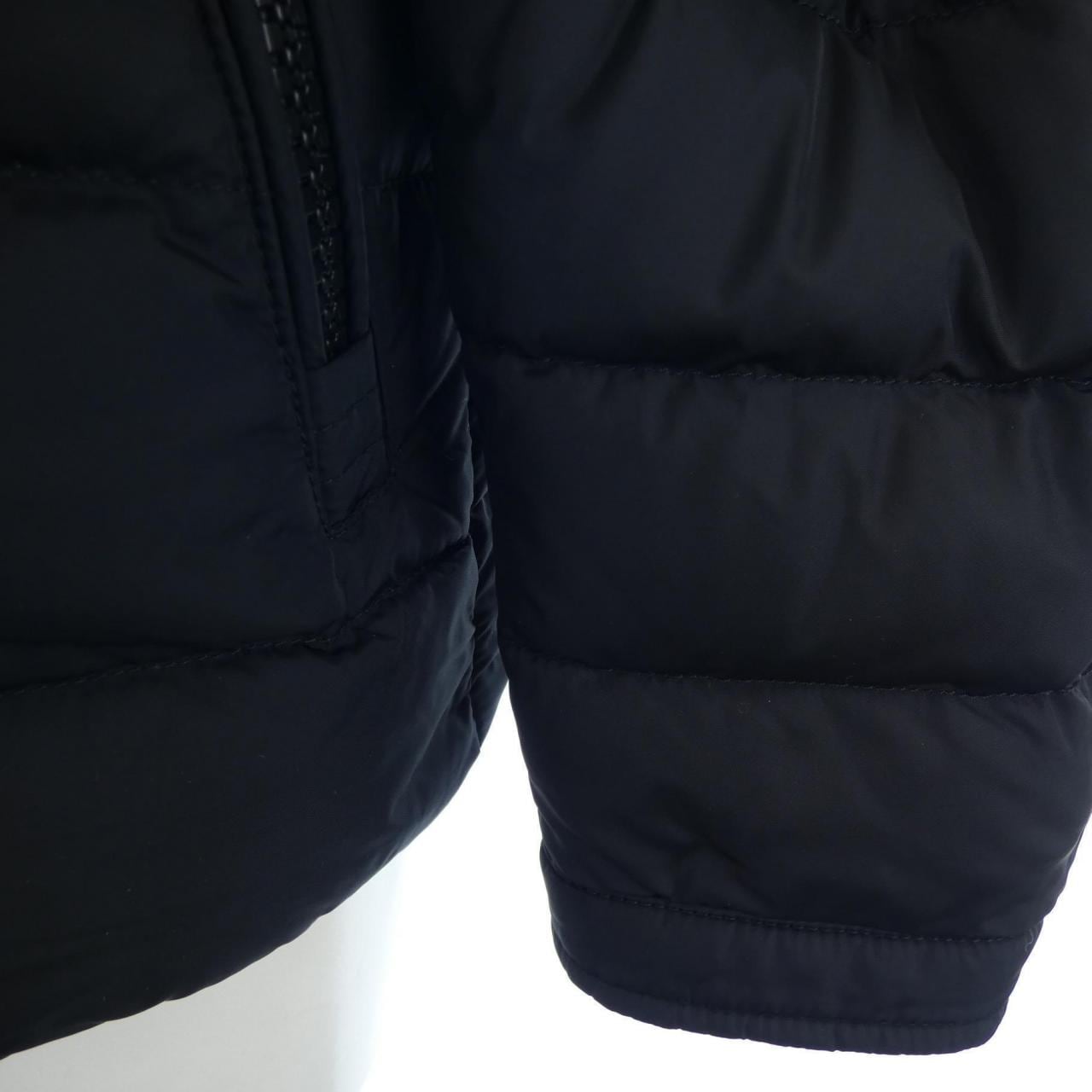 モンクレール MONCLER ダウンジャケット