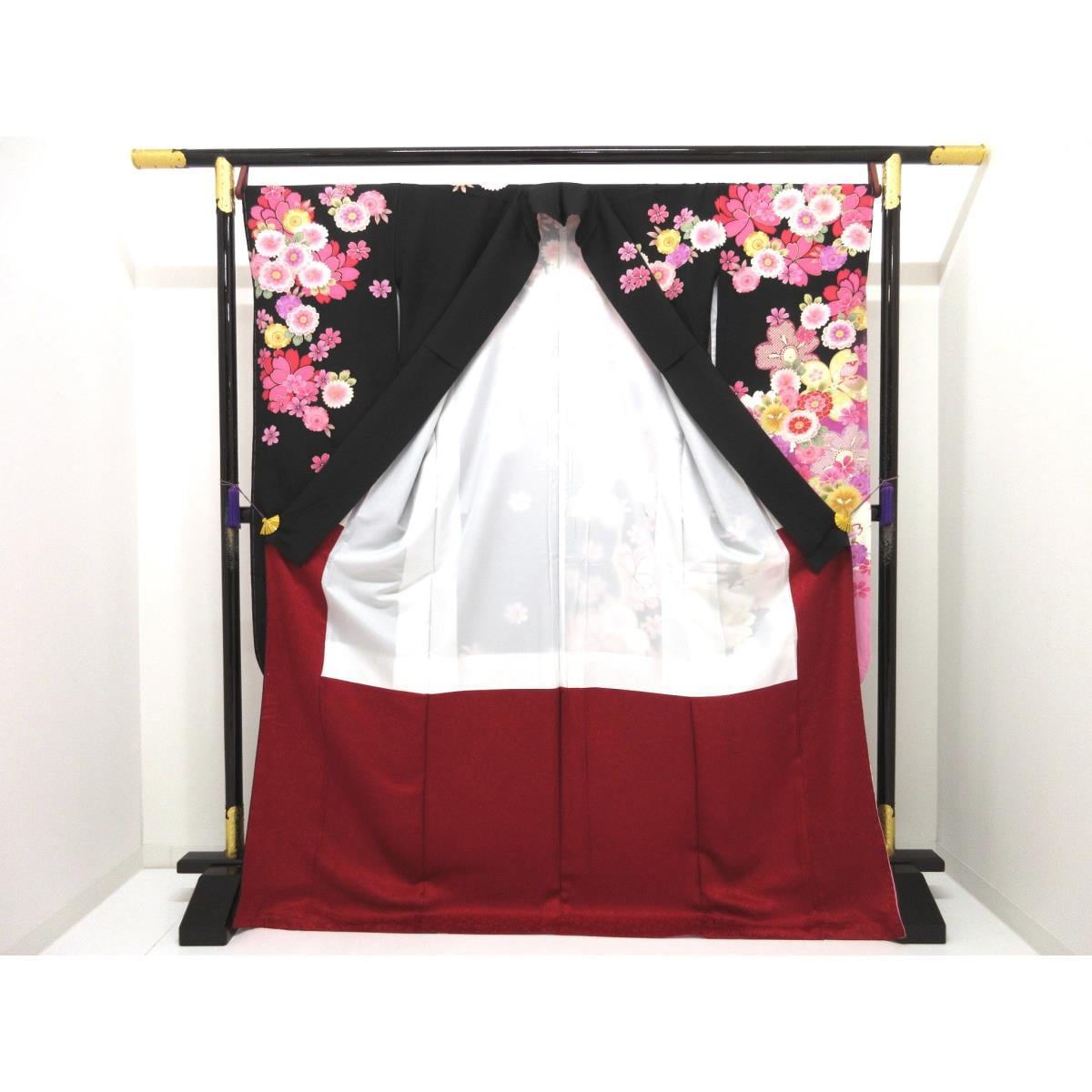 【未使用品】振袖　友禅金彩加工　刺繍入りボカシ染