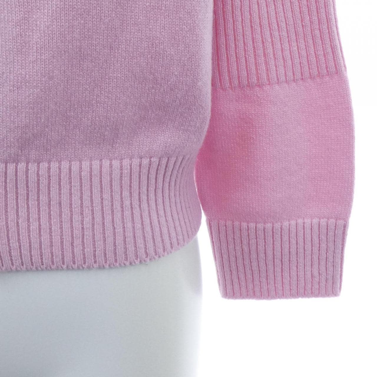 シャネル CHANEL ターンロック P77867K11243 カーディガン