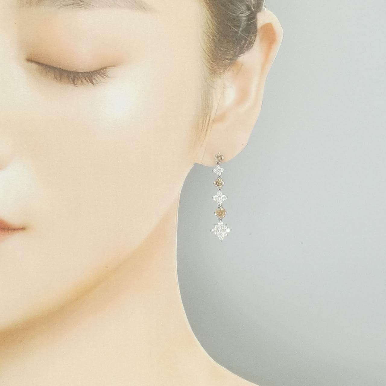 K18WG ダイヤモンド ピアス 2.60CT