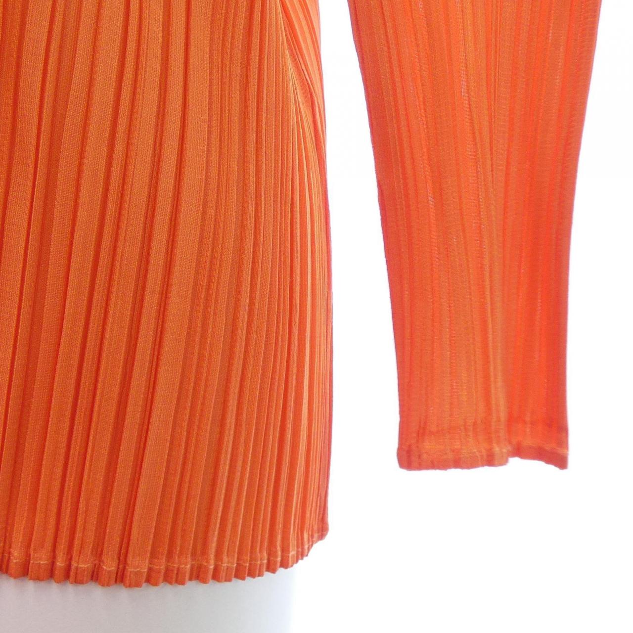 百褶PLEATS PLEASE上衣