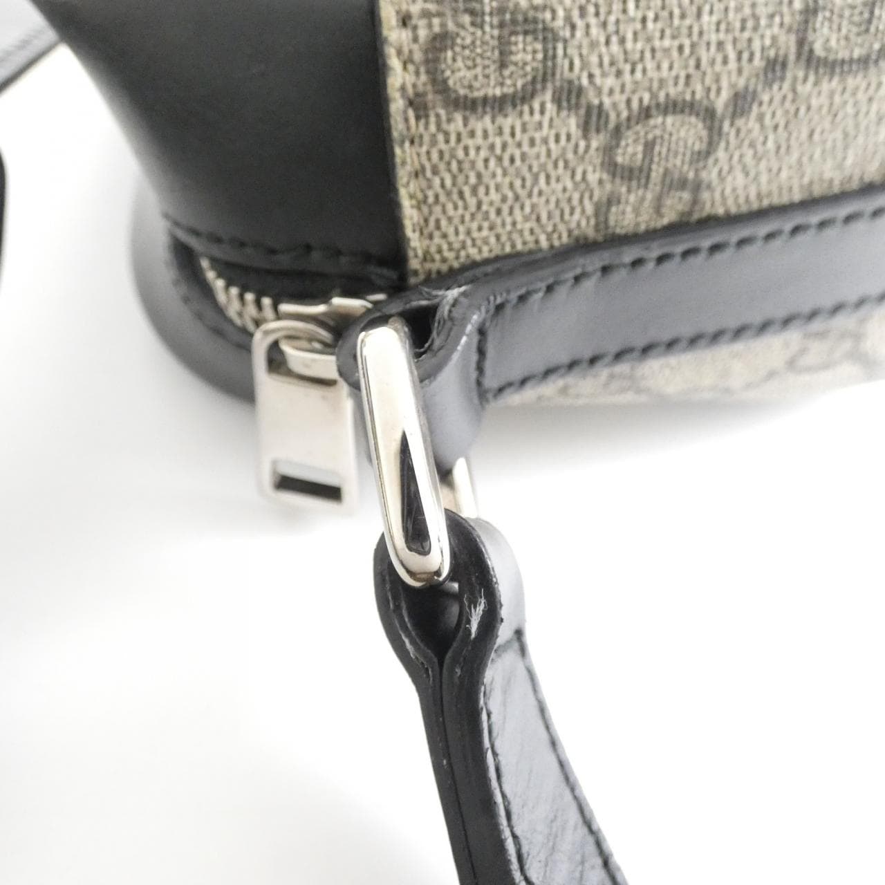 グッチ 387507 KHN4N ショルダーバッグ