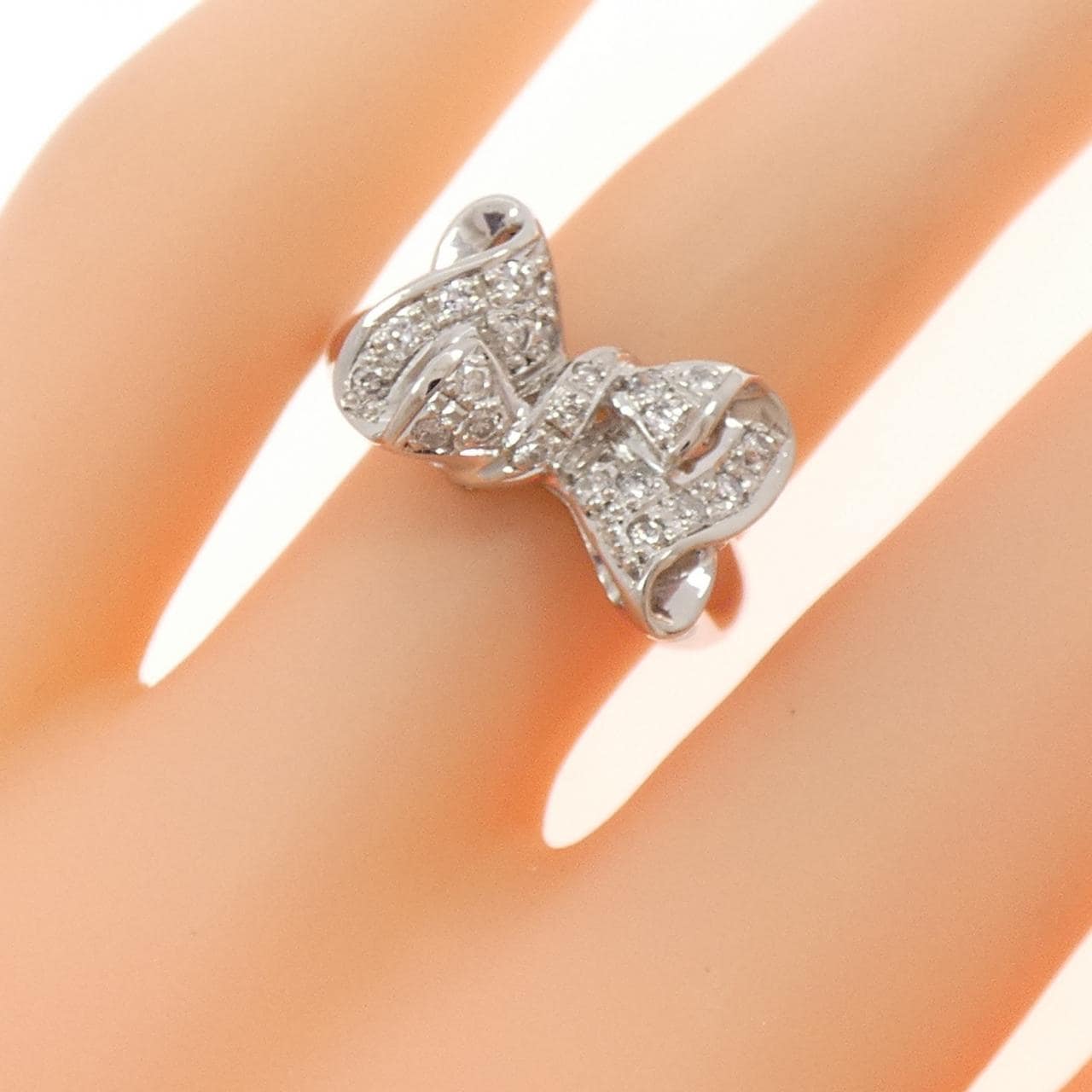 PT900 リボン ダイヤモンド リング 0.20CT