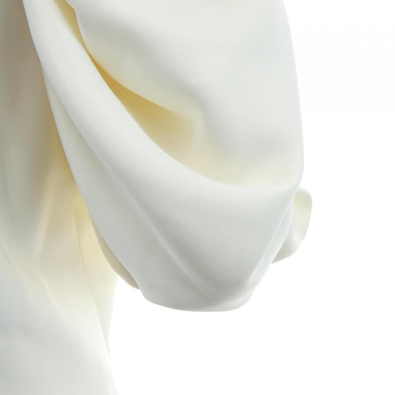 シーニュ Cygne トップス