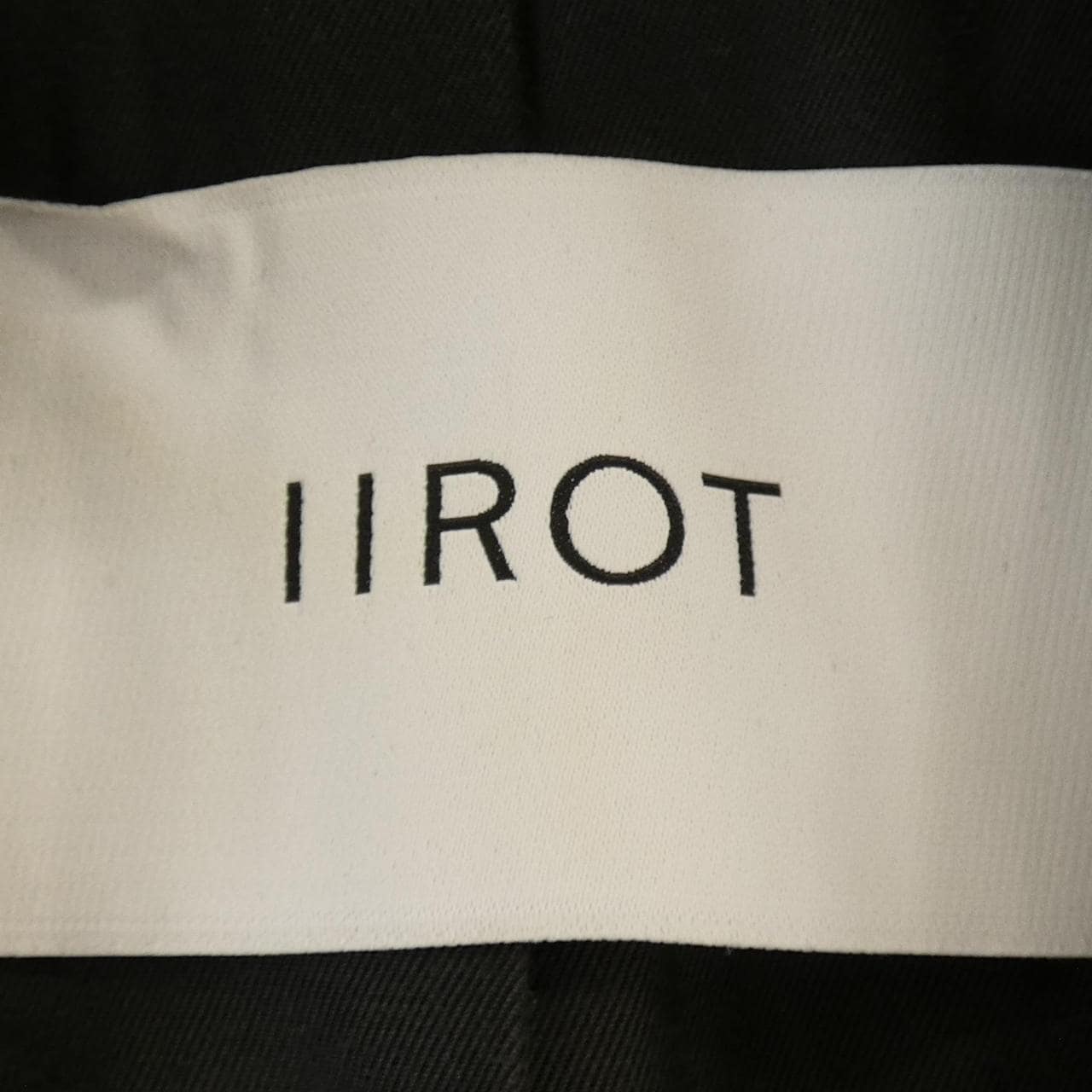 イロット IIROT 019-022-WC16 ベスト