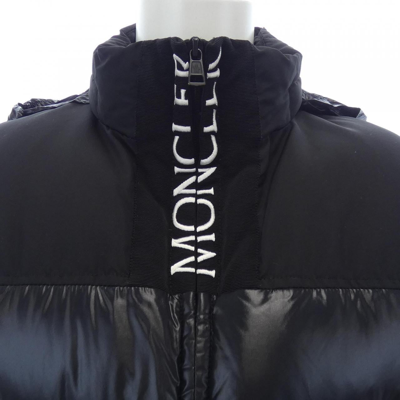 モンクレール MONCLER ダウンジャケット