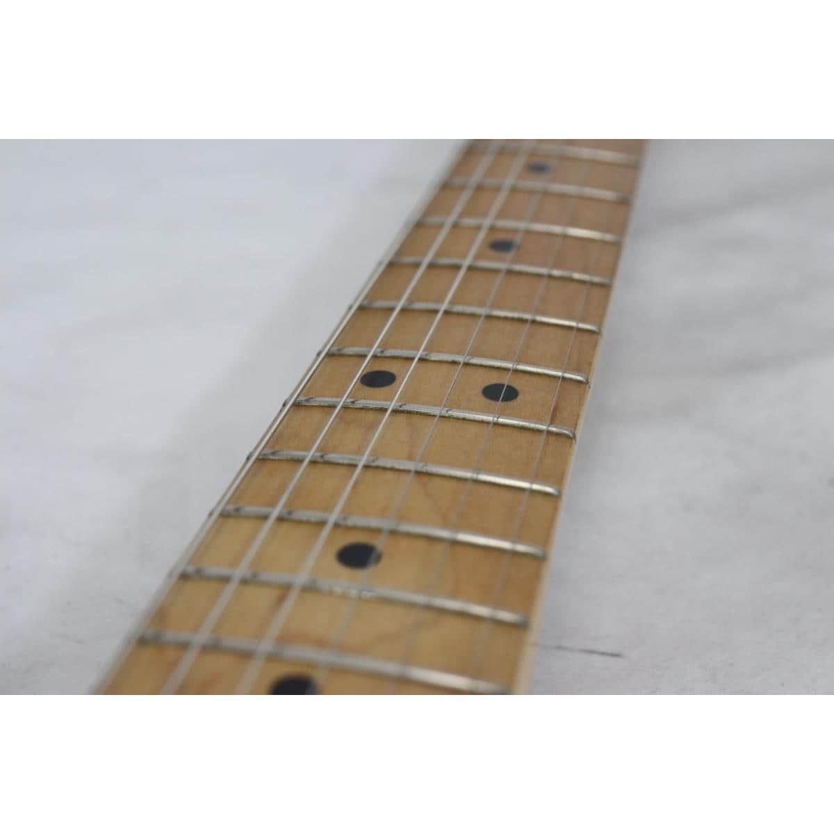 FENDER STANDARD STRATOCASTER