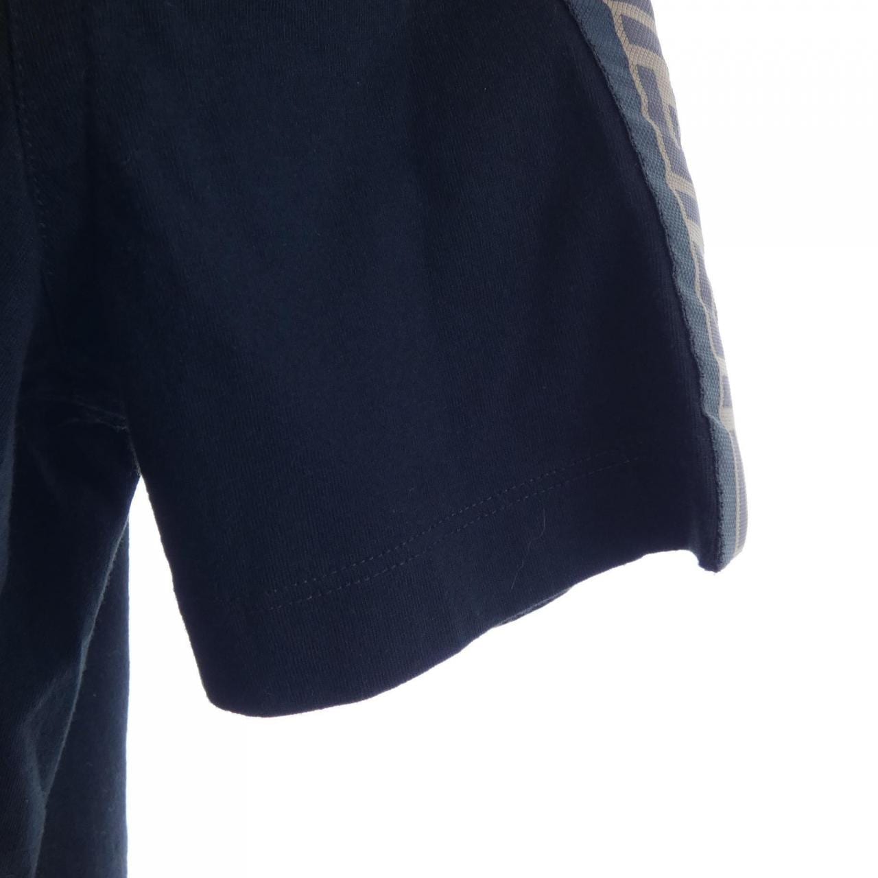 フェンディ FENDI FFモチーフ FS7088 A5HQ Tシャツ