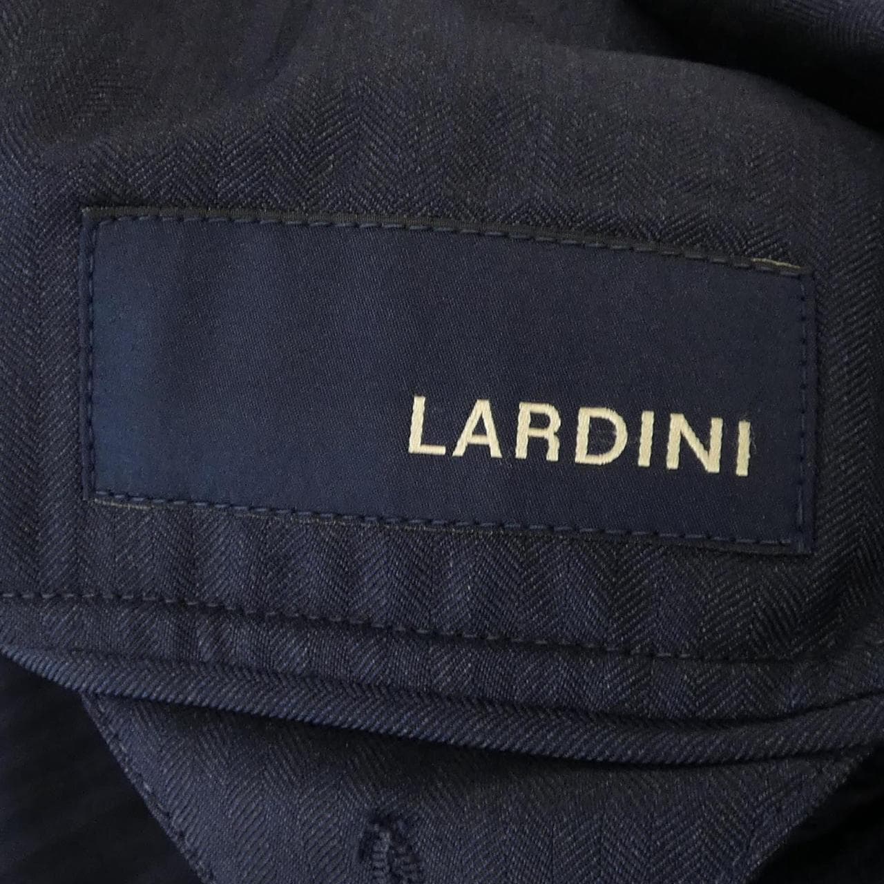 ラルディーニ LARDINI スーツ