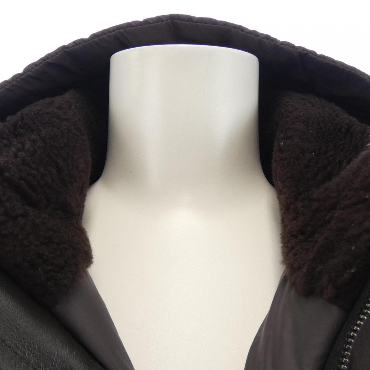 エンメティ EMMETI ダウンジャケット