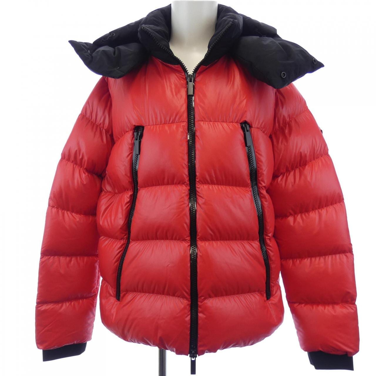 モンクレール MONCLER ダウンジャケット