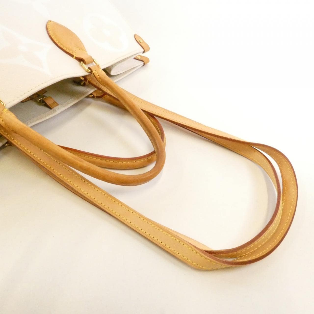 ルイヴィトン モノグラム ジャイアント(バイ ザ プール) オンザゴー GM M57639 バッグ