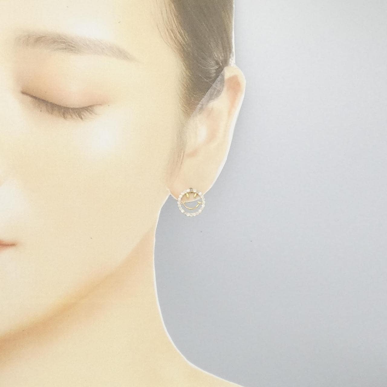 [BRAND NEW] K18YG Smile Diamond Earrings 0.60CT