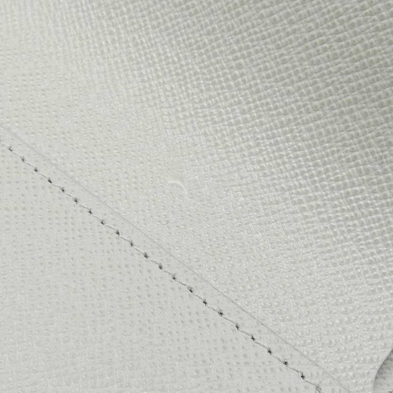 ルイヴィトン モノグラム オリジン ポルトフォイユ ヴィクトリーヌ M27682 財布