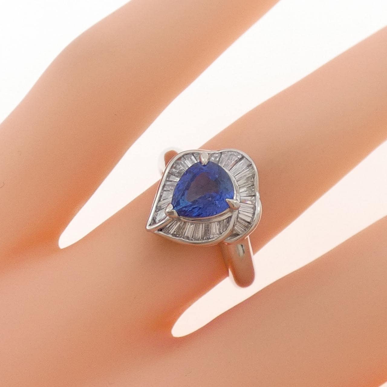 PT900 Sapphire Ring 1.28CT