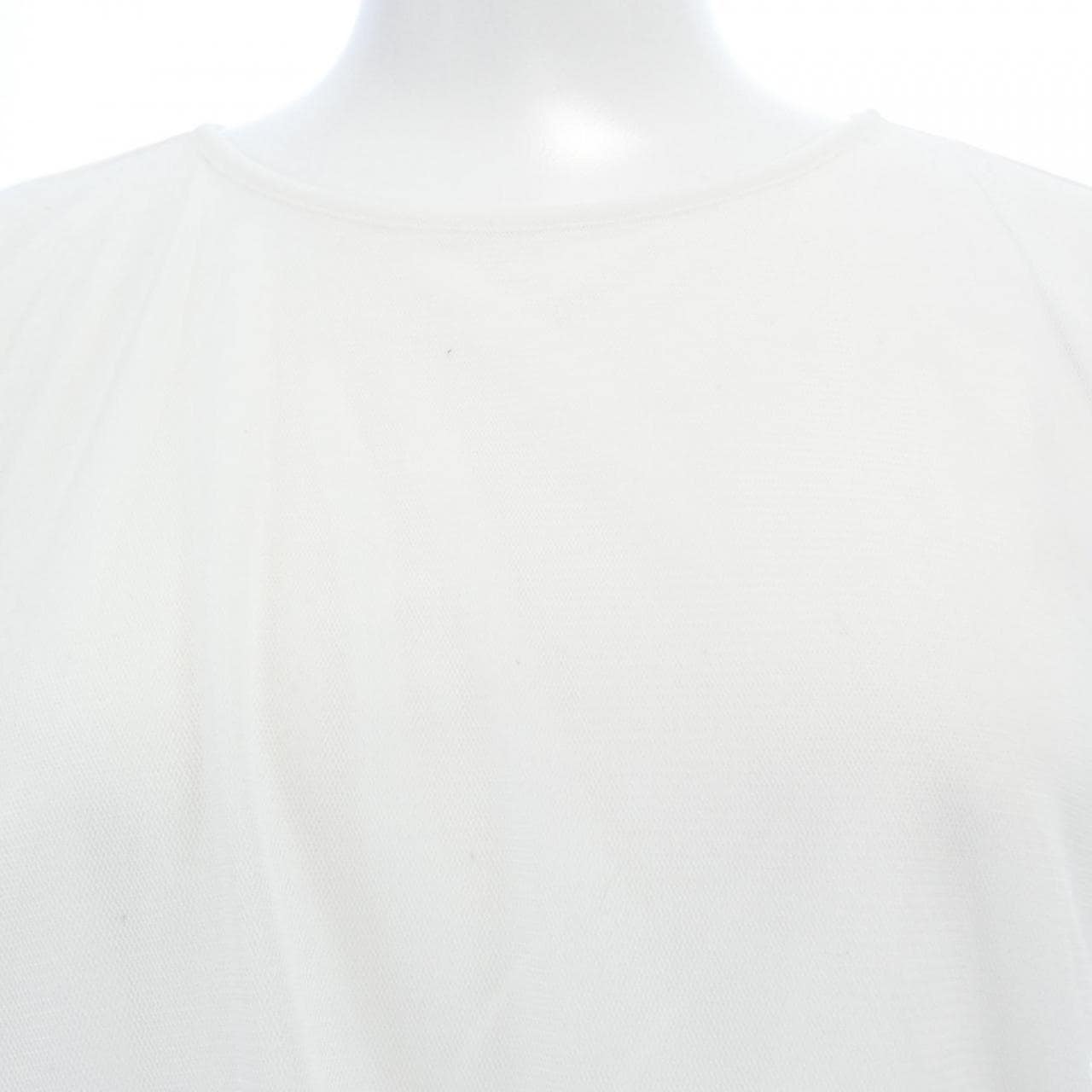 エンポリオアルマーニ EMPORIO ARMANI トップス