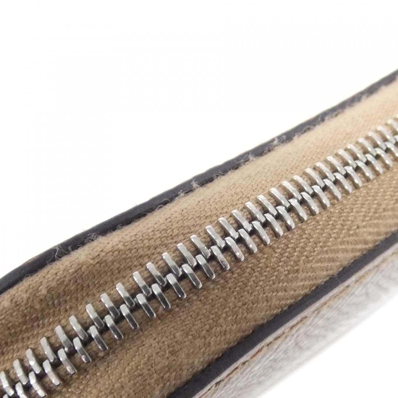 エルメス LUCKY DAISY シルク イン コンパクト 083791CK 財布