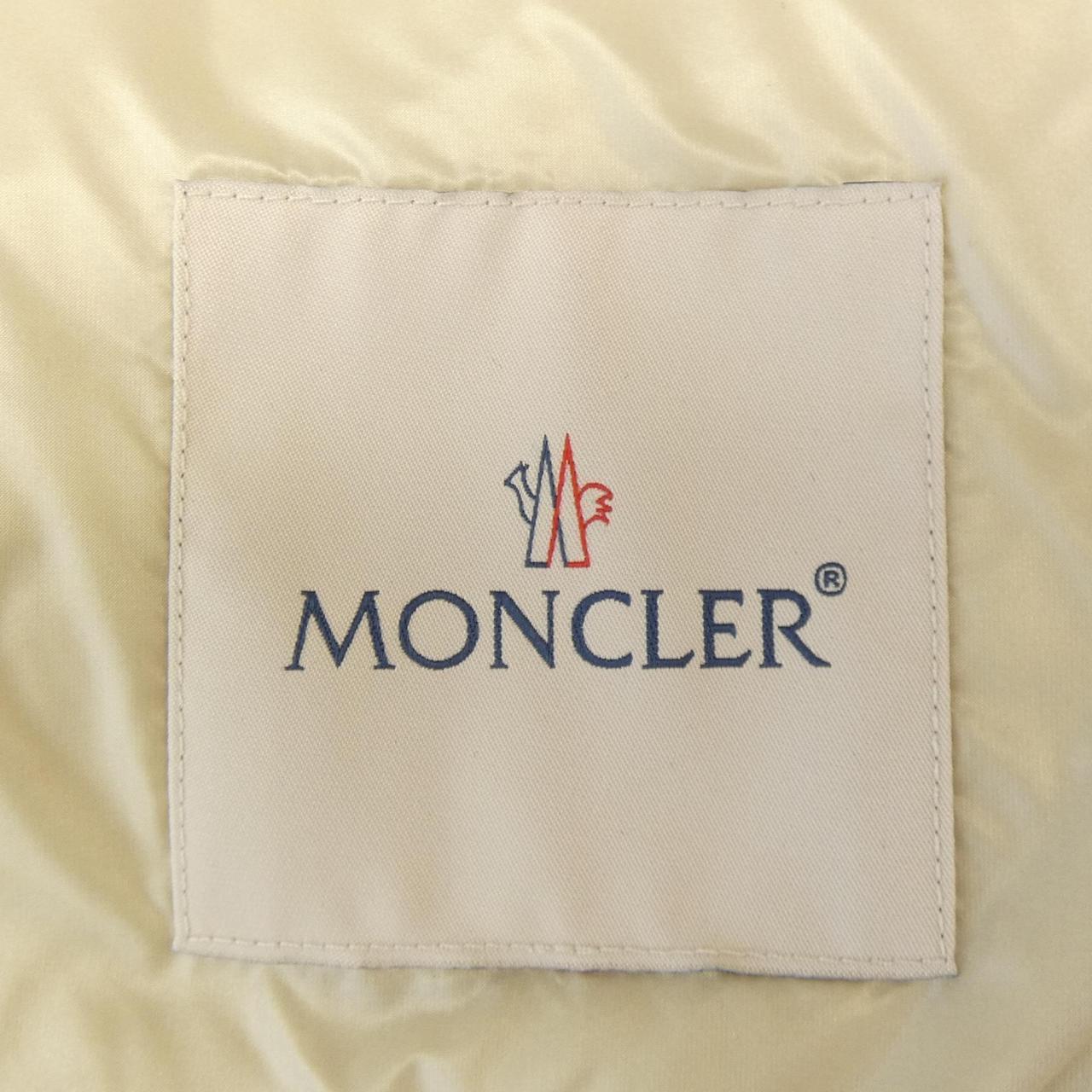 モンクレール MONCLER ダウンジャケット