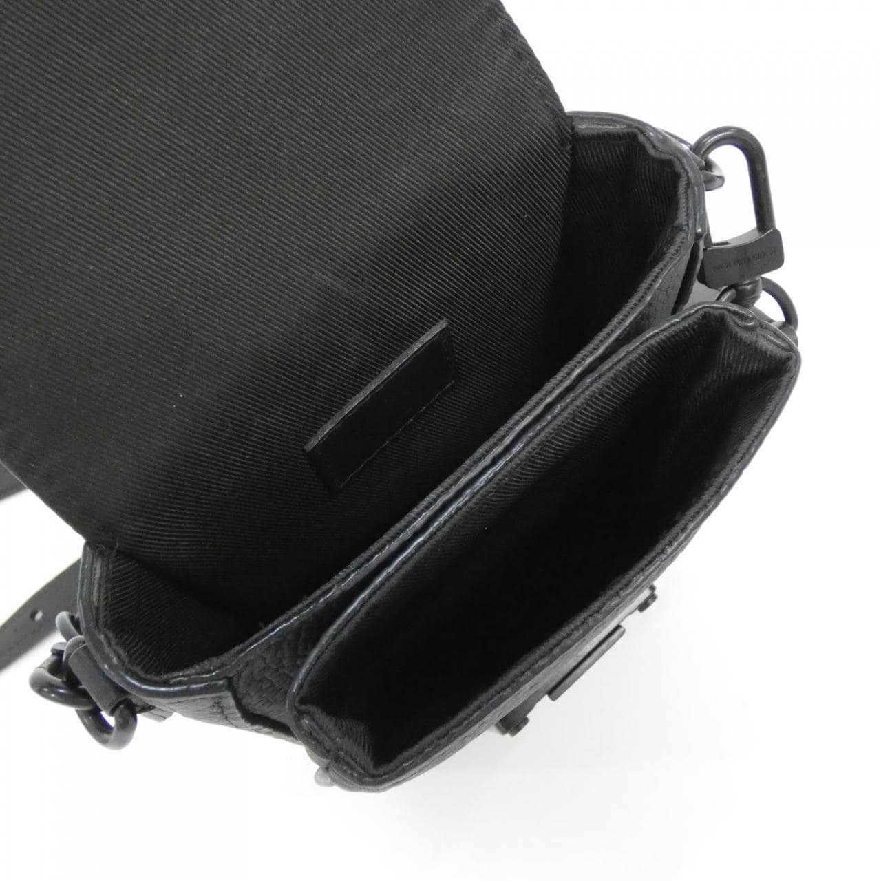 ルイヴィトン トリヨン モノグラム Sロック ヴェルティカル ウエアラブル ウォレット M81524 ショルダーバッグ