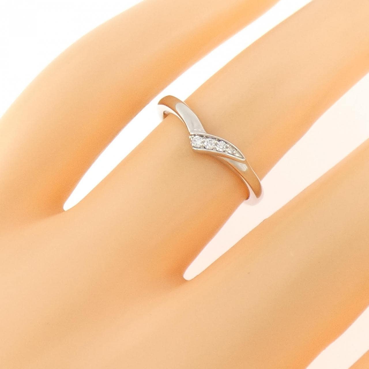 ジーエスティービー ダイヤモンド リング 0.02CT