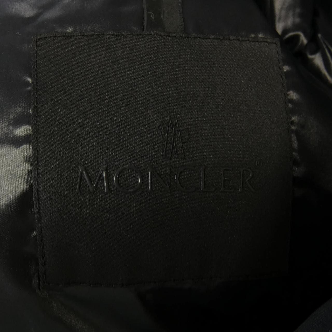 モンクレール MONCLER ダウンジャケット