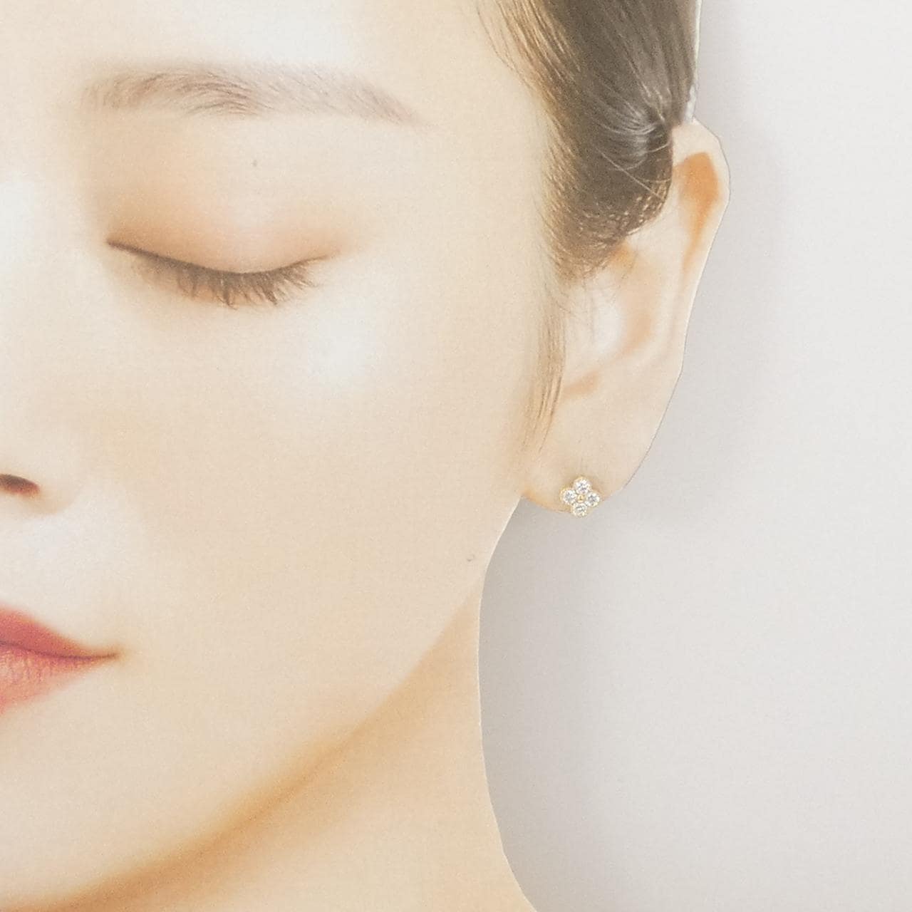 【新品】K18YG フラワー ダイヤモンド ピアス 0.502CT