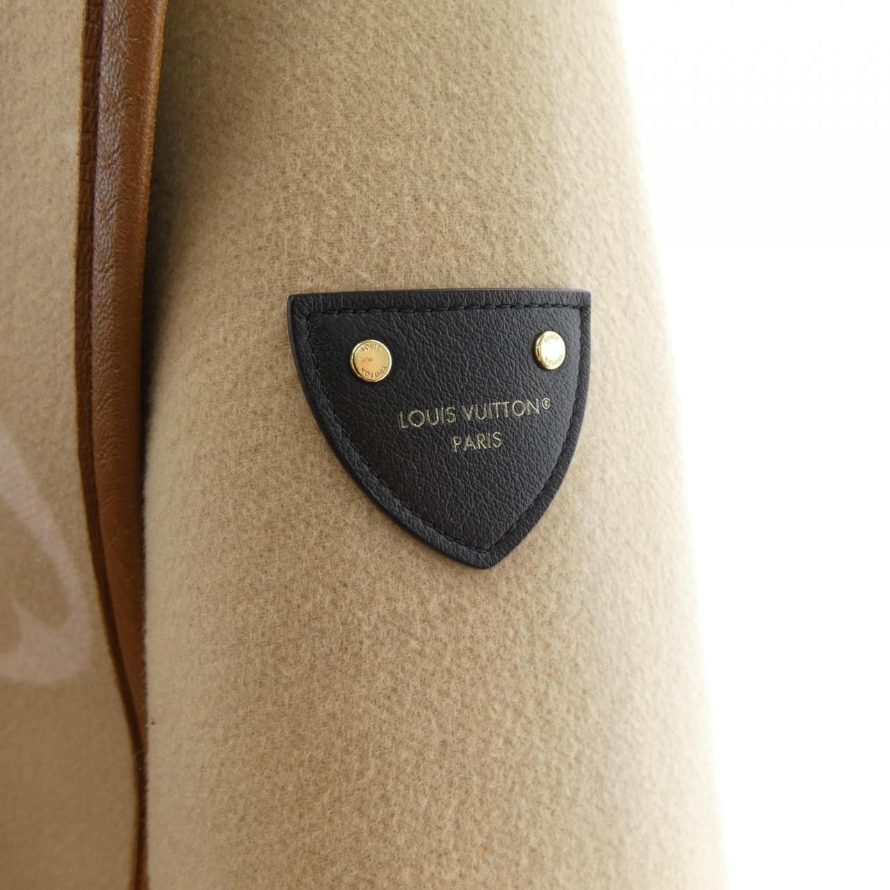 ルイヴィトン LOUIS VUITTON ベルテッドダブルフェイスフーデッドラップコート FMCO05NUV コート