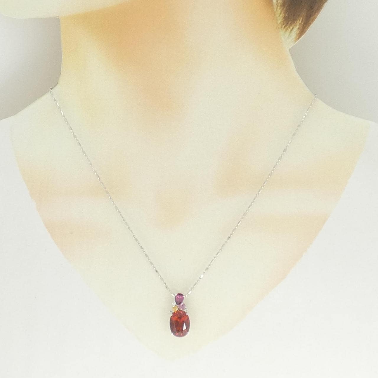K18WG ガーネット ネックレス 6.001CT