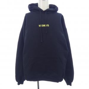 ヴェトモン VETEMENTS パーカー