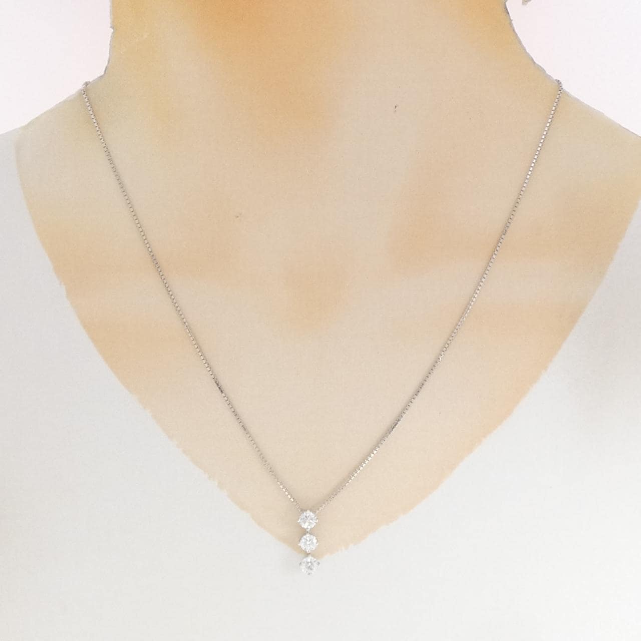 トリロジー ダイヤモンド ネックレス 1.015CT
