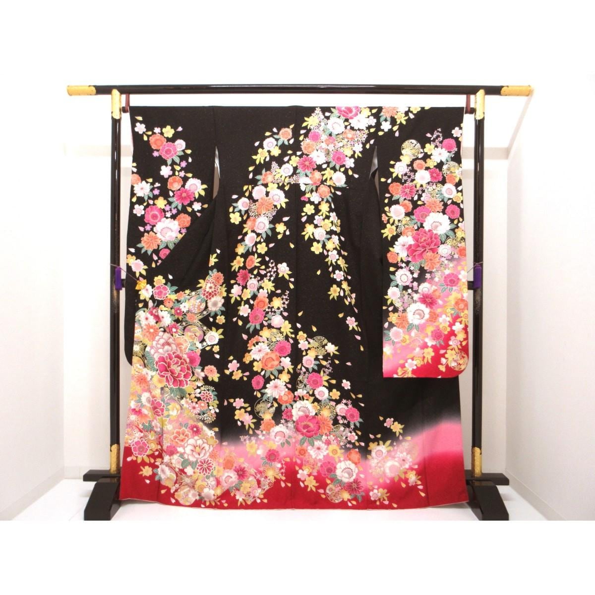 振袖　銀通しボカシ染　友禅金彩加工　刺繍入り
