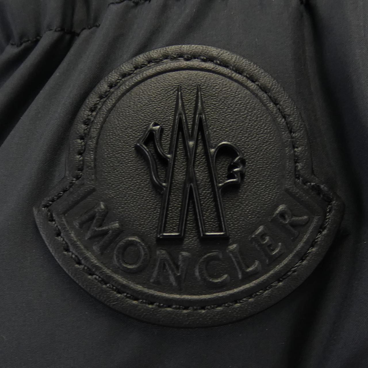 モンクレール MONCLER ダウンジャケット