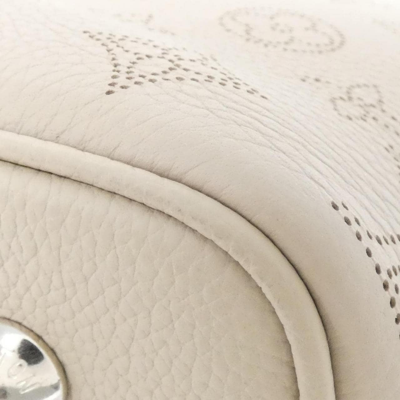 ルイヴィトン マヒナ ブロッサム MM M21852 バッグ