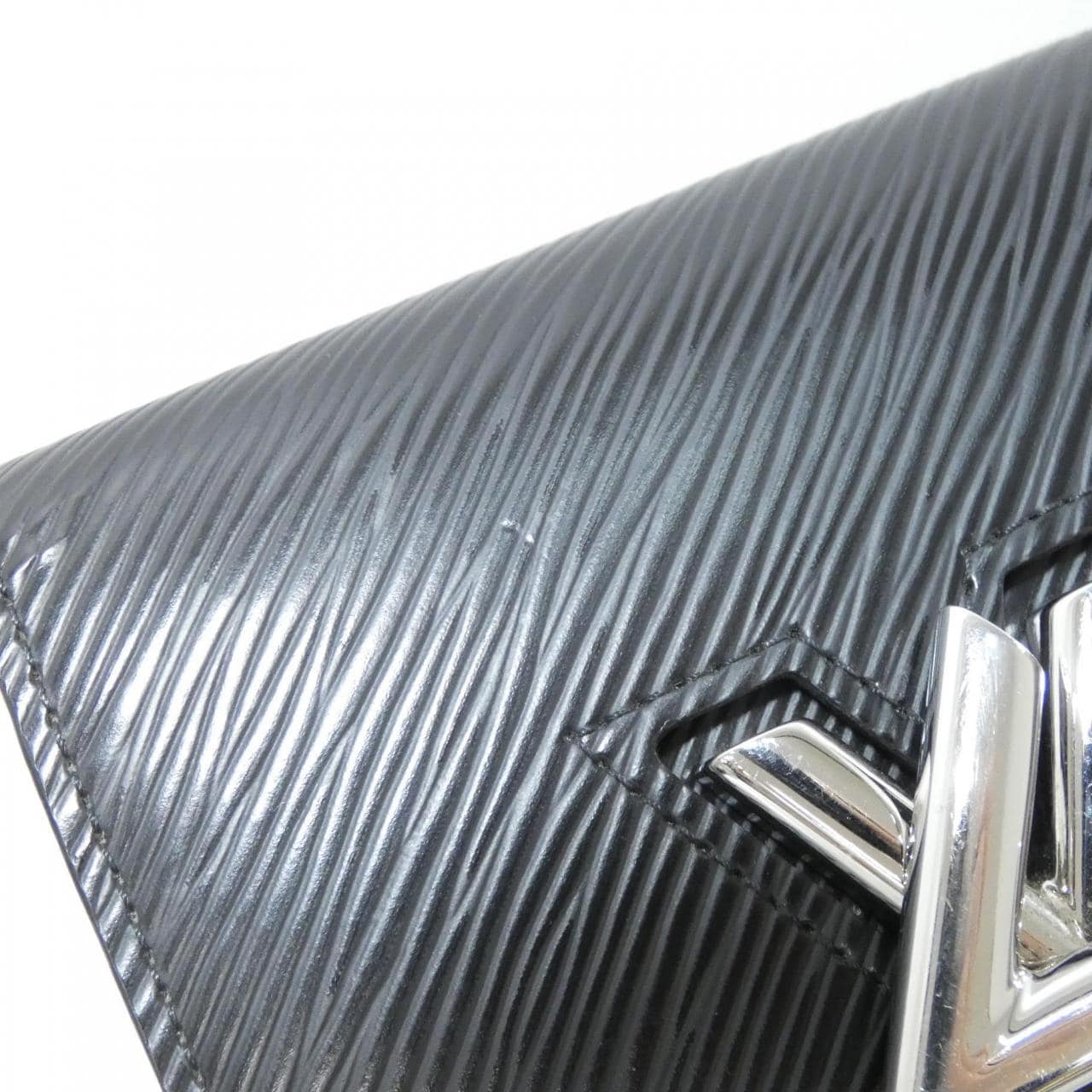 ルイヴィトン エピ ポルトフォイユ ツイスト コンパクト M64414 財布