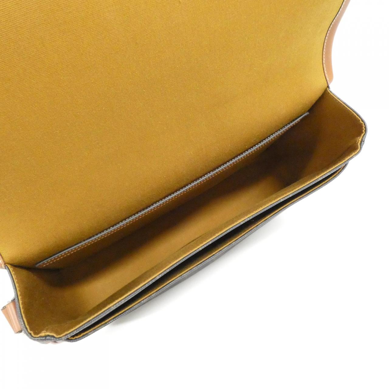 セリーヌ フォルコ メッセンジャー 193902BZK ショルダーバッグ