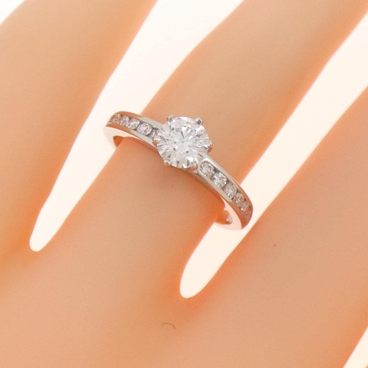 ティファニー ソリティア チャネルセッティング リング 0.48CT H VVS2 3EXT