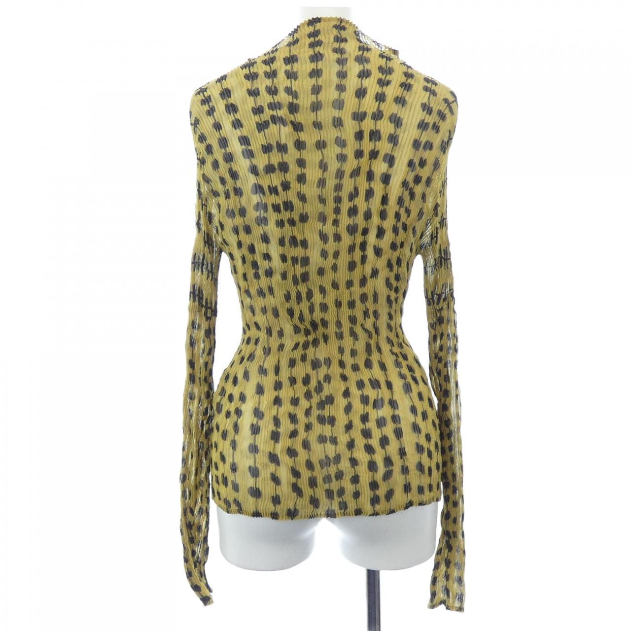 イッセイミヤケ ISSEY MIYAKE IM03FJ934 トップス