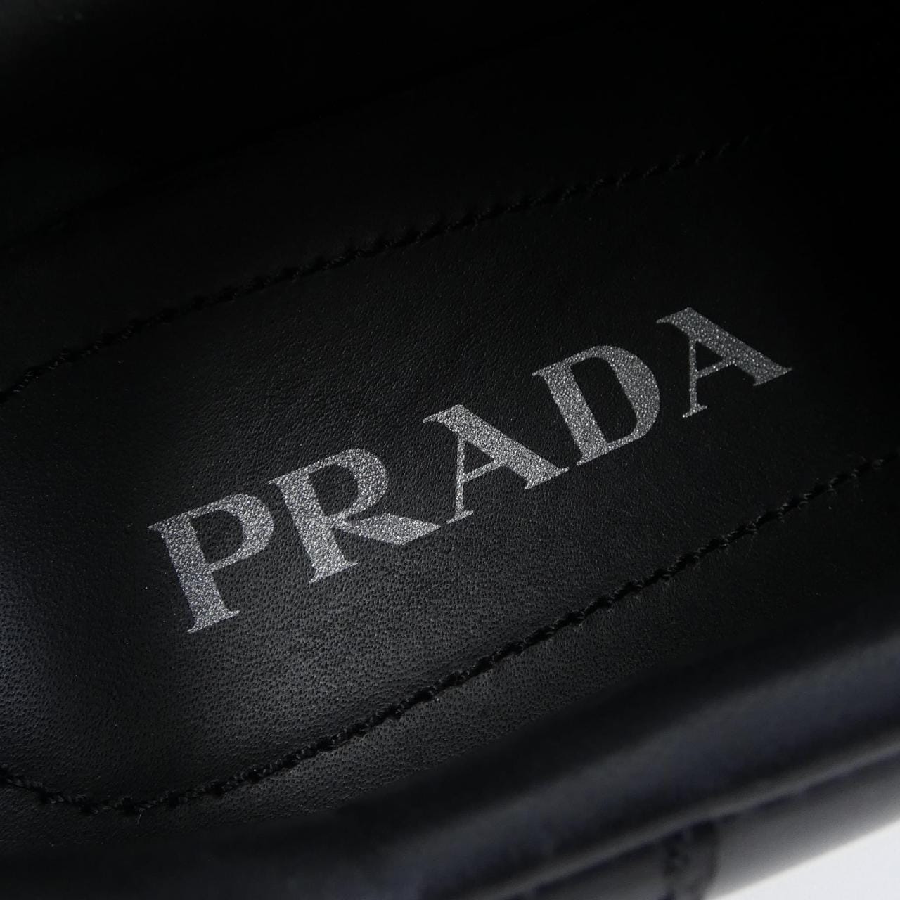 プラダ PRADA スニーカー