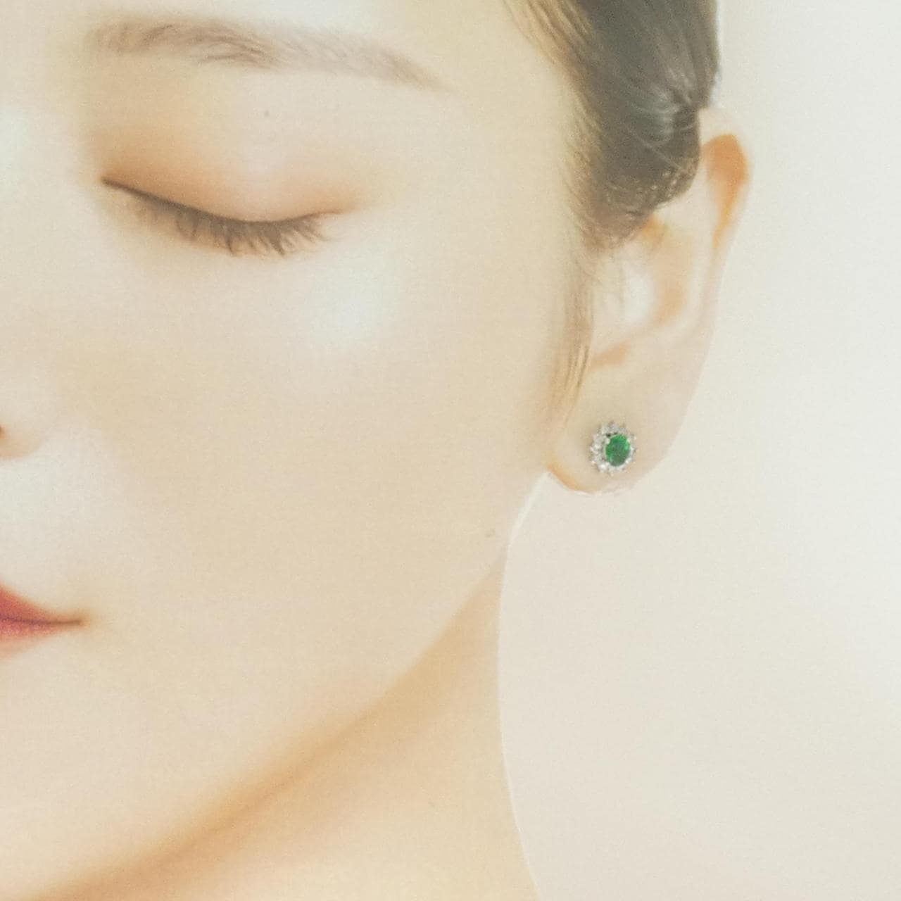 PT850/PT900祖母綠耳釘0.76CT