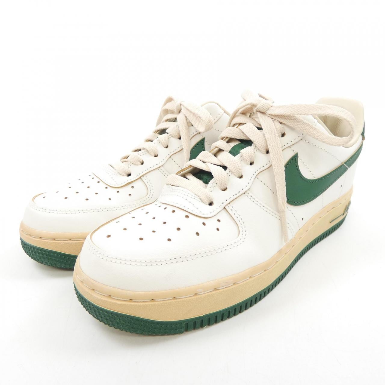 ナイキ NIKE スニーカー
