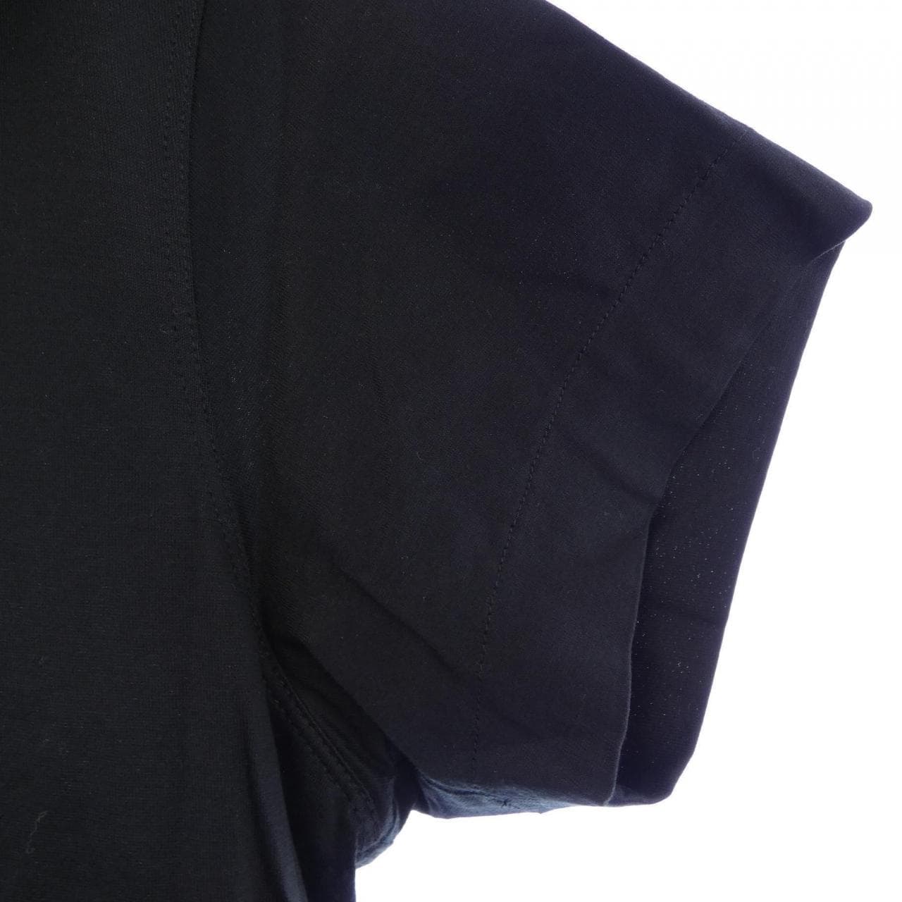 エンポリオアルマーニ EMPORIO ARMANI トップス