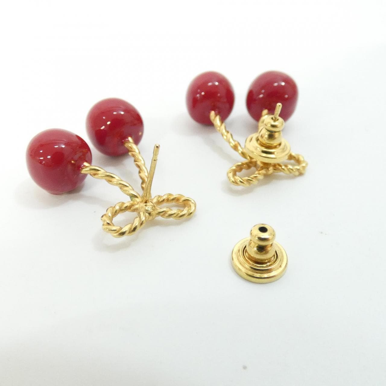 ヴァレンティノガラヴァーニ ZW2J0Z80MJP ピアス