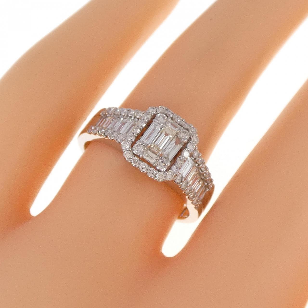 [BRAND NEW] PT Diamond Ring 0.70CT