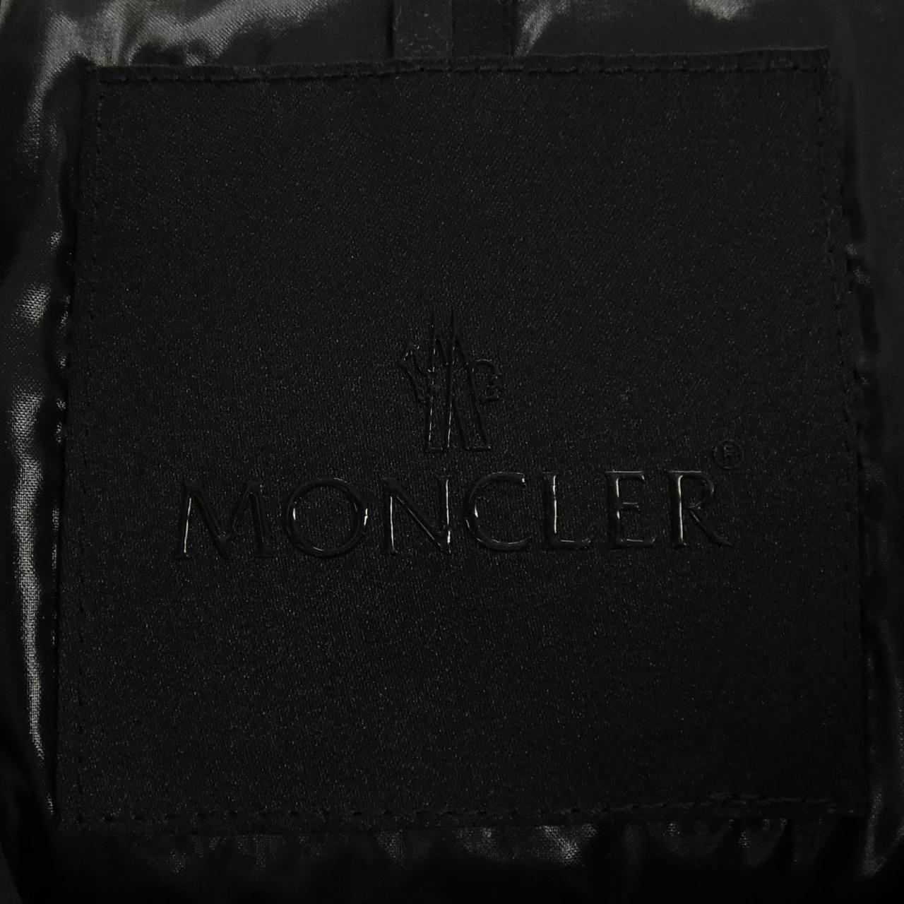 モンクレール MONCLER ダウンジャケット
