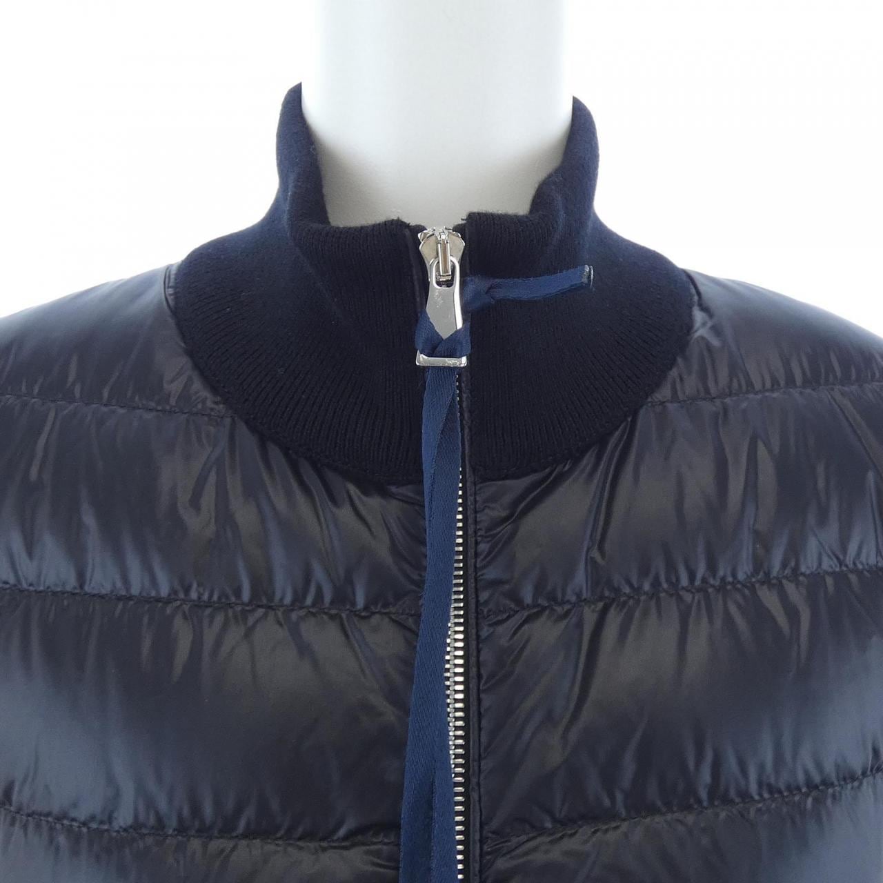 モンクレール MONCLER 10939B00025 ダウンジャケット