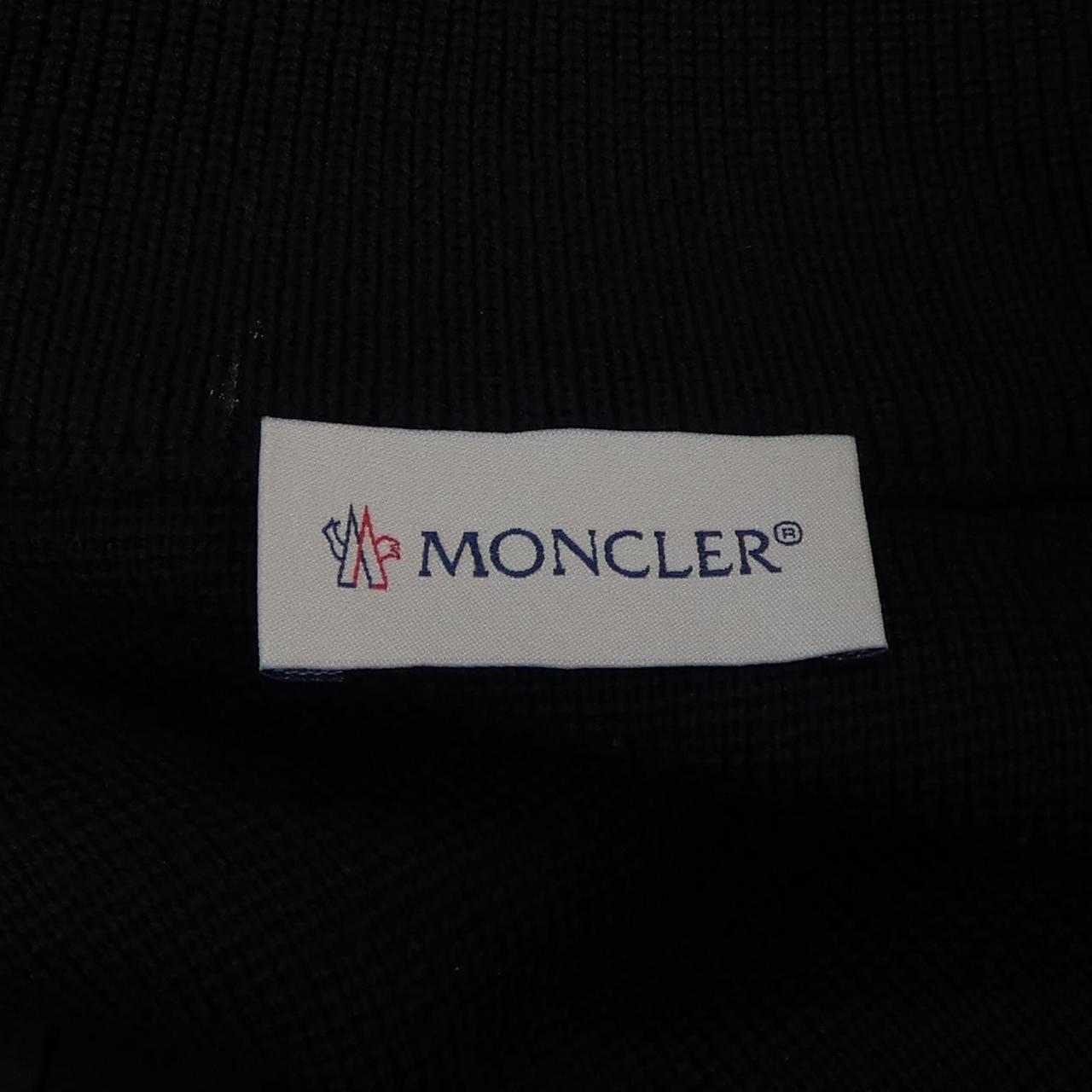 モンクレール MONCLER ダウンジャケット