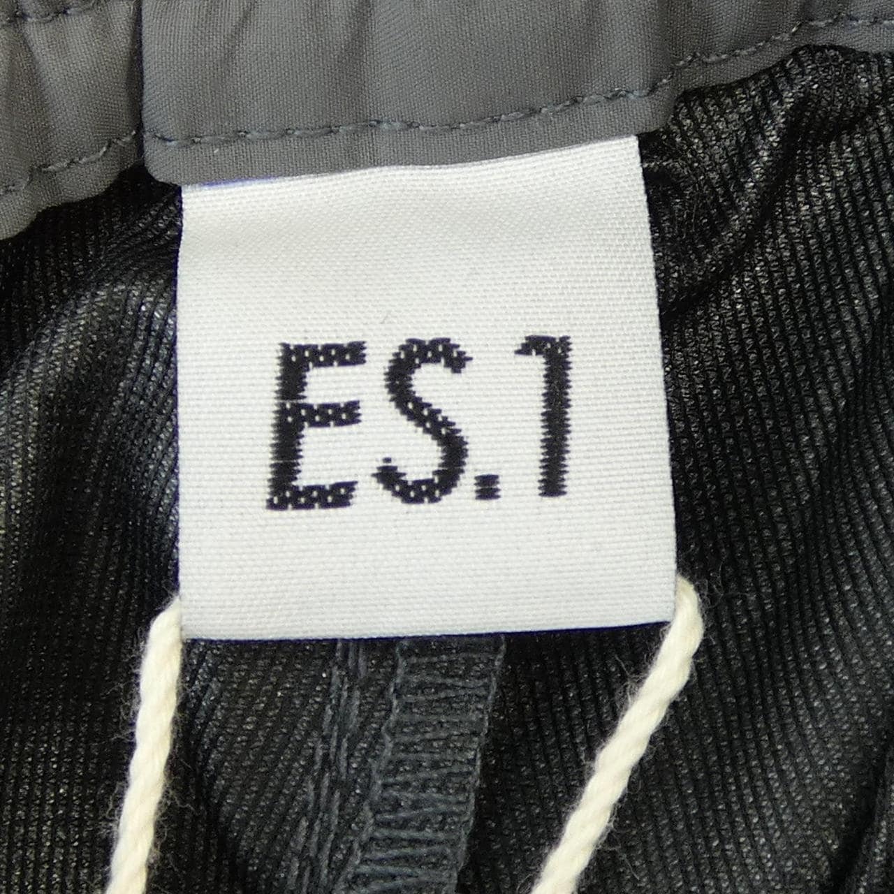ES.1 パンツ