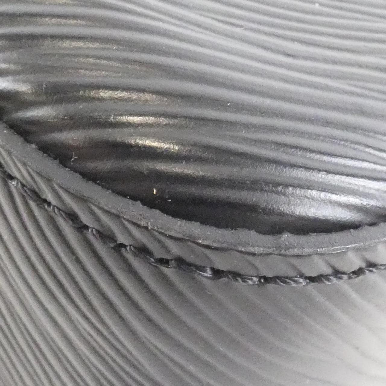 ルイヴィトン エピ マレル M80689 ショルダーバッグ