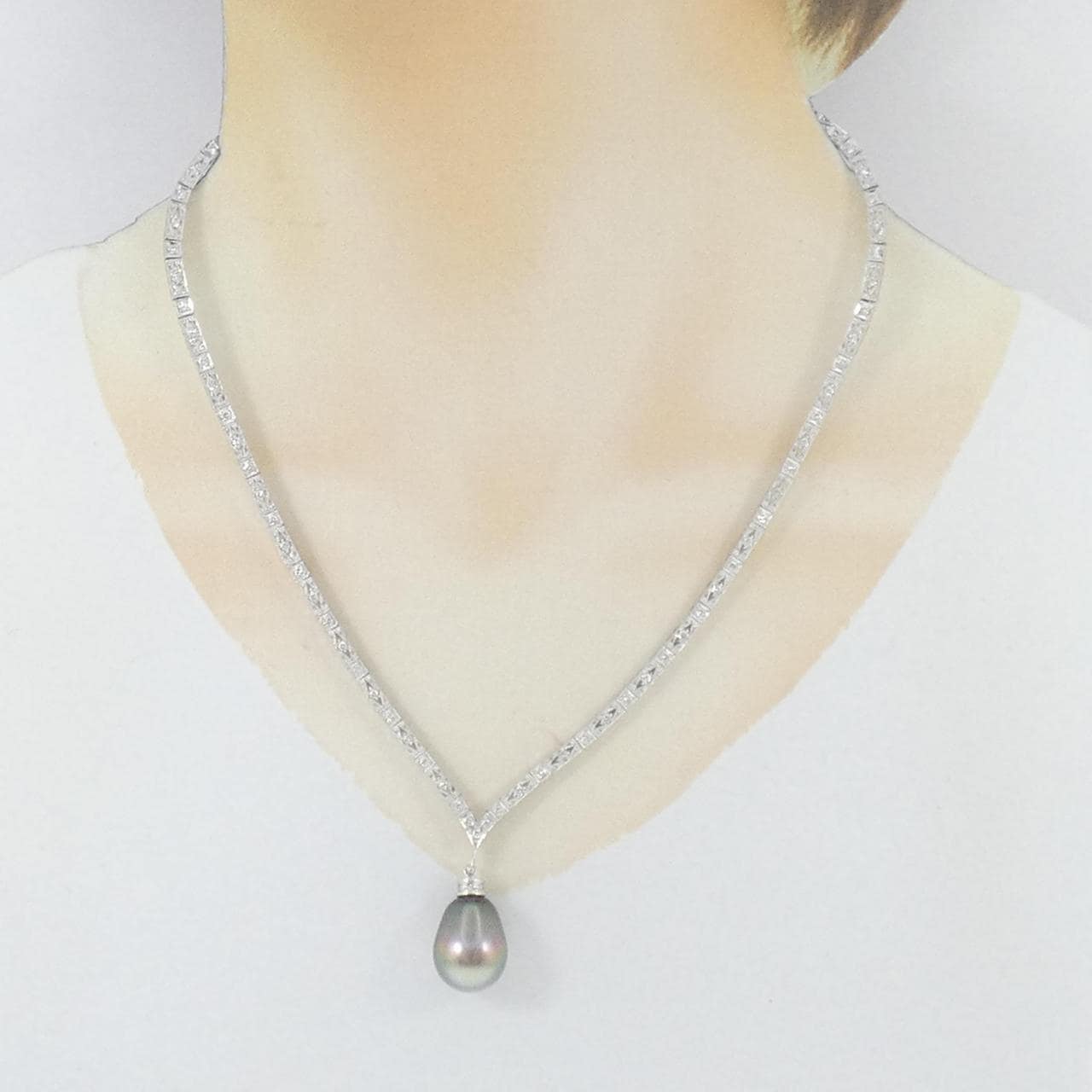 K18WG 黒蝶パール ネックレス